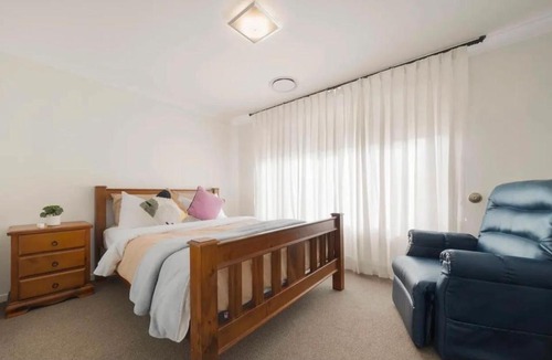 Catherine Field House | Spacious 5BR Home with Premium Comfort