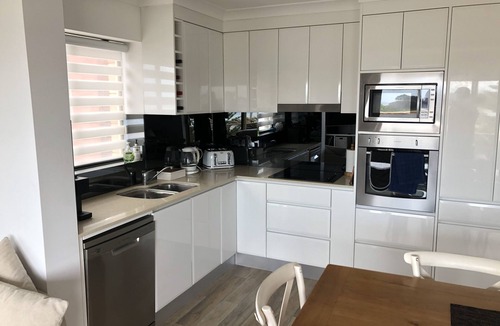 The Entrance Apartment | Spectacular Waterfront apartment. Best location in The Entrance.