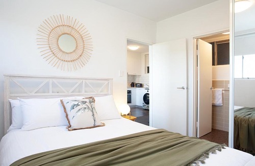 Annandale Apartment | Sprawling City Views and Balcony in Cosy Apartment