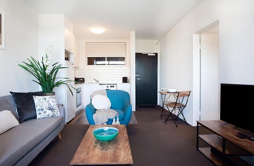 Annandale Apartment | Sprawling City Views and Balcony in Cosy Apartment