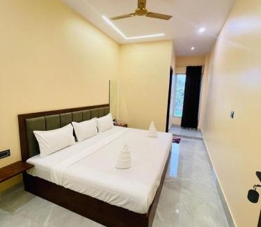 Bikapur Hotel | SR Resort