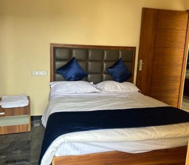 Sirsi Hotel | Sri Sai royal suites
