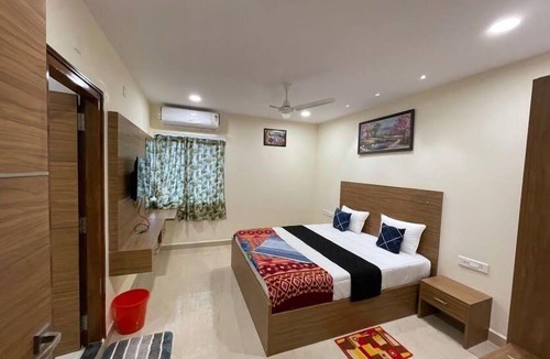 Tirupati Hotel | SriLakshmitulasiresidency by pickurstay
