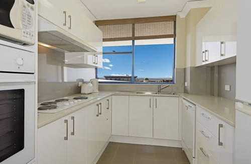 The Entrance Apartment | St Tropez Apartment 43