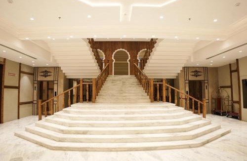 Ahmedabad Hotel | Status Dine Banquet And Restaurant