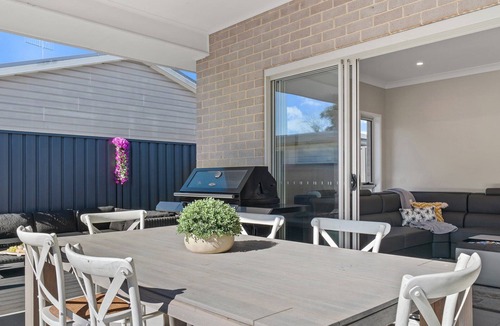 Umina Beach House | Stay 3 nights, pay 2 this Winter*