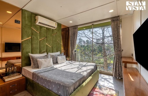 Gurugram Villa | StayVista at Kaimalgarh Aravalli Estate with Pool, Lake & views of Aravalli Hills
