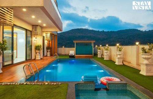 Lonavala Villa | StayVista at Pearl Hillview Mansion with Pool, Lawn