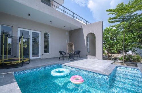 Hasanganj Villa | StayVista at Sukoon with Bonfire
