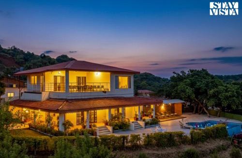 Mahabaleshwar Villa | StayVista at The Treetops with Infinity Pool, BBQ