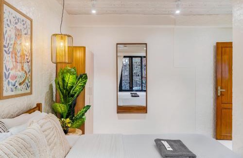 Pali Hill Apartment | Stella 3BHK in Khar by SquareOne Stays