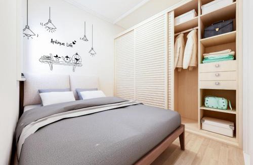 Pali Hill Apartment | Stella