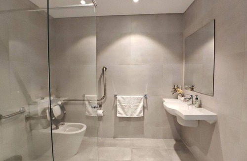 Roseville Apartment | Studio in heart of Roseville