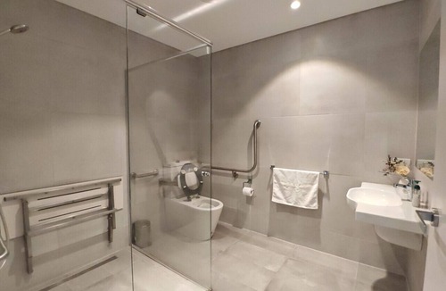 Roseville Apartment | Studio in heart of Roseville