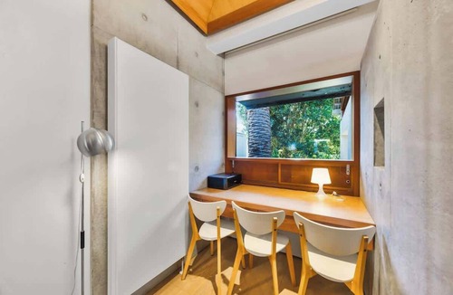 Watsons Bay House | Stunning 3-BR Architectural Gem Villa