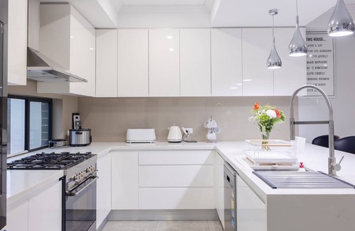 Edmondson Park House | Stunning Modern 5BR Pet Friendly Home
