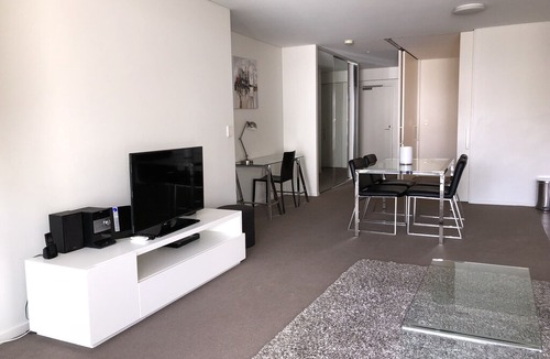 Neutral Bay Apartment | Stunning Wyndel Apartment GRO017303