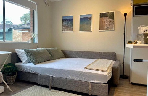 Freshwater Apartment | Stylish 1-Bed, Flat Walk to North Manly