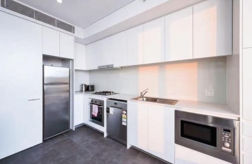 Chatswood CBD Apartment | Stylish 1BD Apt Near Chatswood Train Station