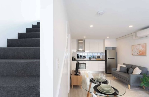 Glebe Apartment | Stylish 1BR Near CBD | WFH & Pet Friendly
