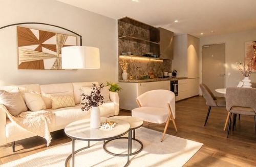 Double Bay Apartment | Stylish 2BR Apartment in Double Bay with Parking