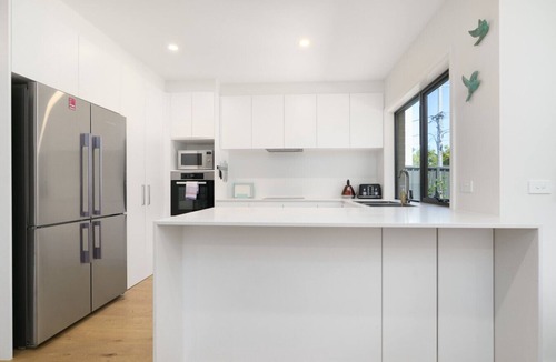 Garran House | Stylish 3BR Home Near Woden, Hospital and Buzz Hub