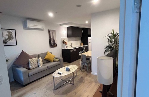 Reid Apartment | Stylish Apartment in Canberra CBD