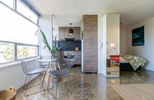 Elizabeth Bay Apartment | Stylish Apartment in Elizabeth Bay