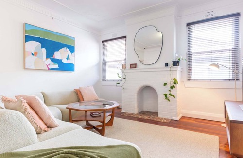 Edgecliff Apartment | Stylish Art Deco 2 Bed Apt in Edgecliff