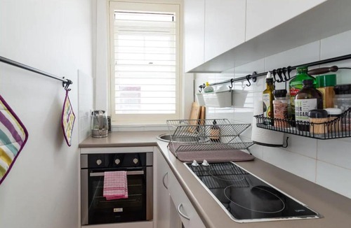Kings Cross Apartment | Stylish Art Deco Studio In Rushcutters Bay