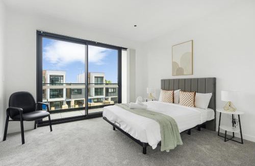 Box Hill House | Stylish Brand New 3-Level 3BR Home & Sleeps 10