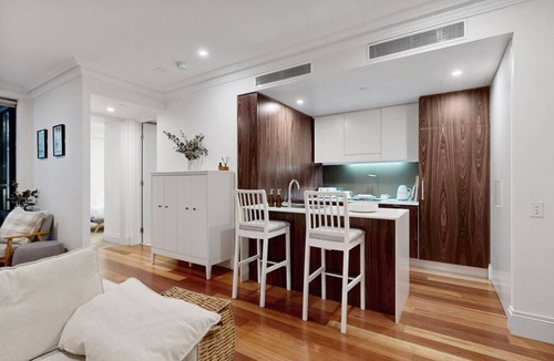 Kings Cross Apartment | Stylish City Escape with Private Courtyard