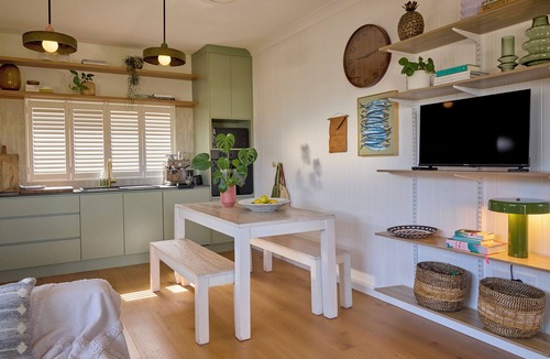 Bundeena House | Stylish coastal retreat family-friendly near beach