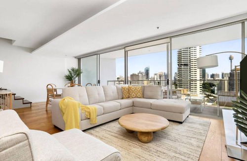 Darlinghurst Apartment | Stylish Double Storey Apt and Harbour Bridge Views