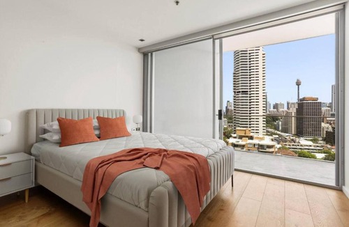 Darlinghurst Apartment | Stylish Double Storey Apt and Harbour Bridge Views