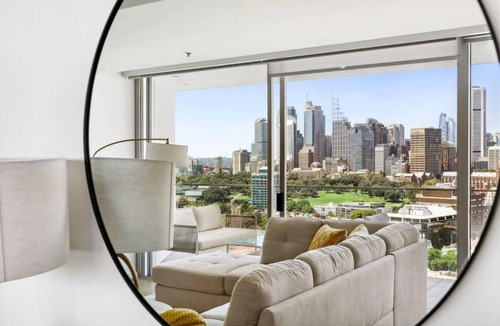 Darlinghurst Apartment | Stylish Double Storey Apt and Harbour Bridge Views
