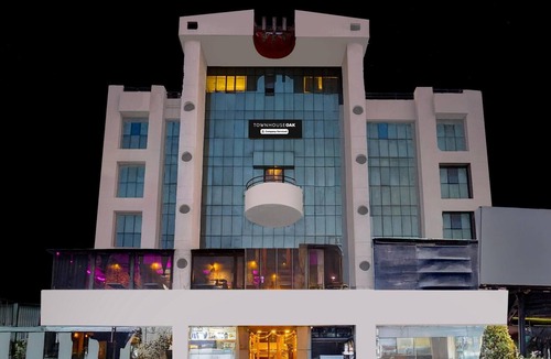 Clover Park House | Suite Viman Nagar Downtown Cilantro