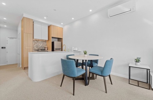 Dickson Apartment | Sunlit 2BR Apartment | 7 minutes to Tram | Parking