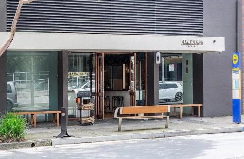 Rosebery Apartment | Sunlit Rosebery Stay - Easy Airport Access - ROSE9