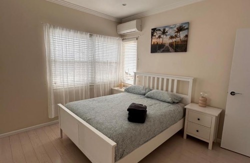 Cronulla Apartment | Sunny Apt on The Esplanade