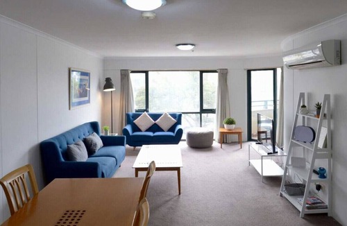 Canberra City Centre Apartment | Sunny Braddon Apt near Civic