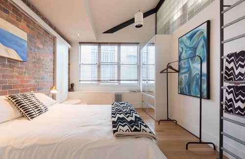 Potts Point Apartment | Sunny Loft Lookout with Iconic Sydney Views
