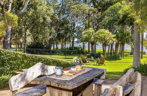 Soldiers Point House | Sunset at The Moorings - ocean views, kayak, games retreat, walk to beaches & marina dining!