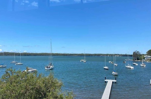 Sunshine House | Sunshine Shores Absolute Waterfront