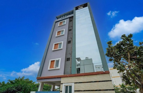 Electronics City House | Super Collection O Biocon Hebbagodi Metro