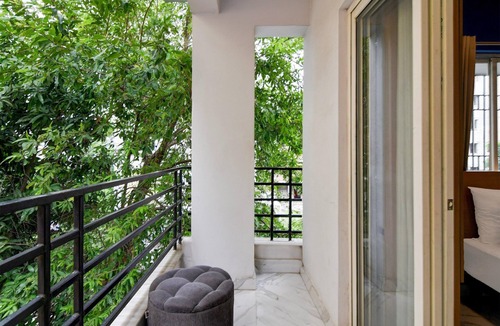 New Town House | Super Collection O Bisarjan Ghat