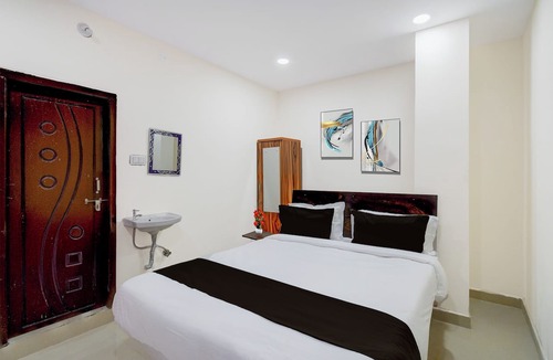 Hyderabad Hotel | Super Collection O Tarnaka Metro Station