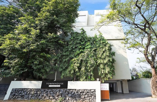 Ramdaspeth House | Super Deluxe Octave Parkland Suites