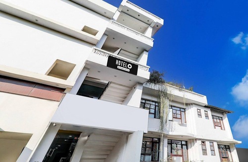 Indira Nagar House | Super Deluxe Room Munshipuliya Vibrant