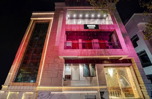 Kanpur House | Super Deluxe Room Palette Swaroop Nagar Shanti Kutir